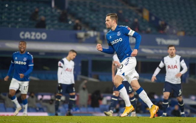 前四球队的 前四球队的